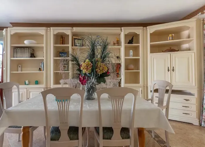 Charming In With Private Pool *