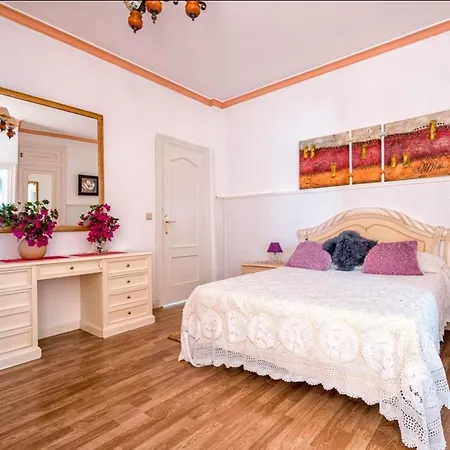 Vila Charming In With Private Pool *